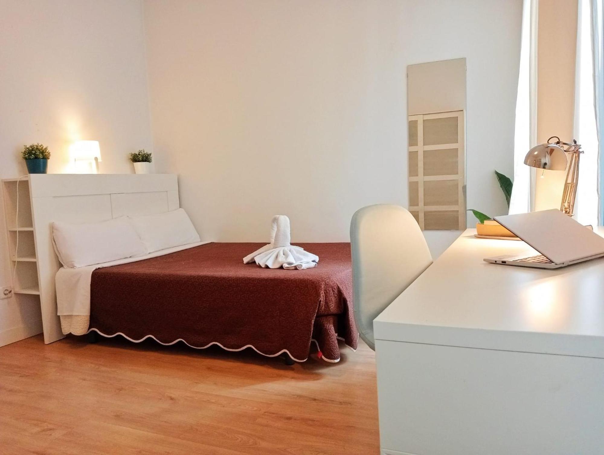 Far Home Plaza Mayor Madrid Exteriér fotografie