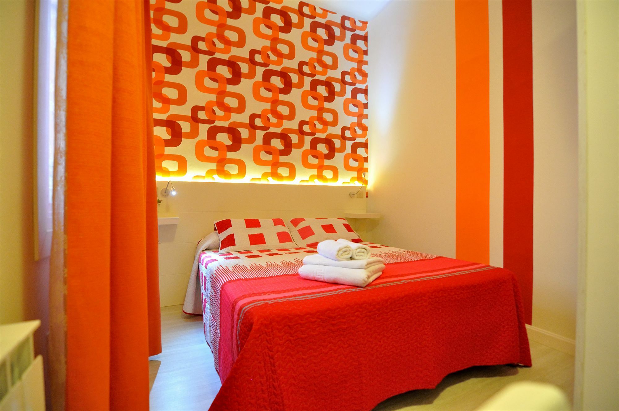 Far Home Plaza Mayor Madrid Exteriér fotografie
