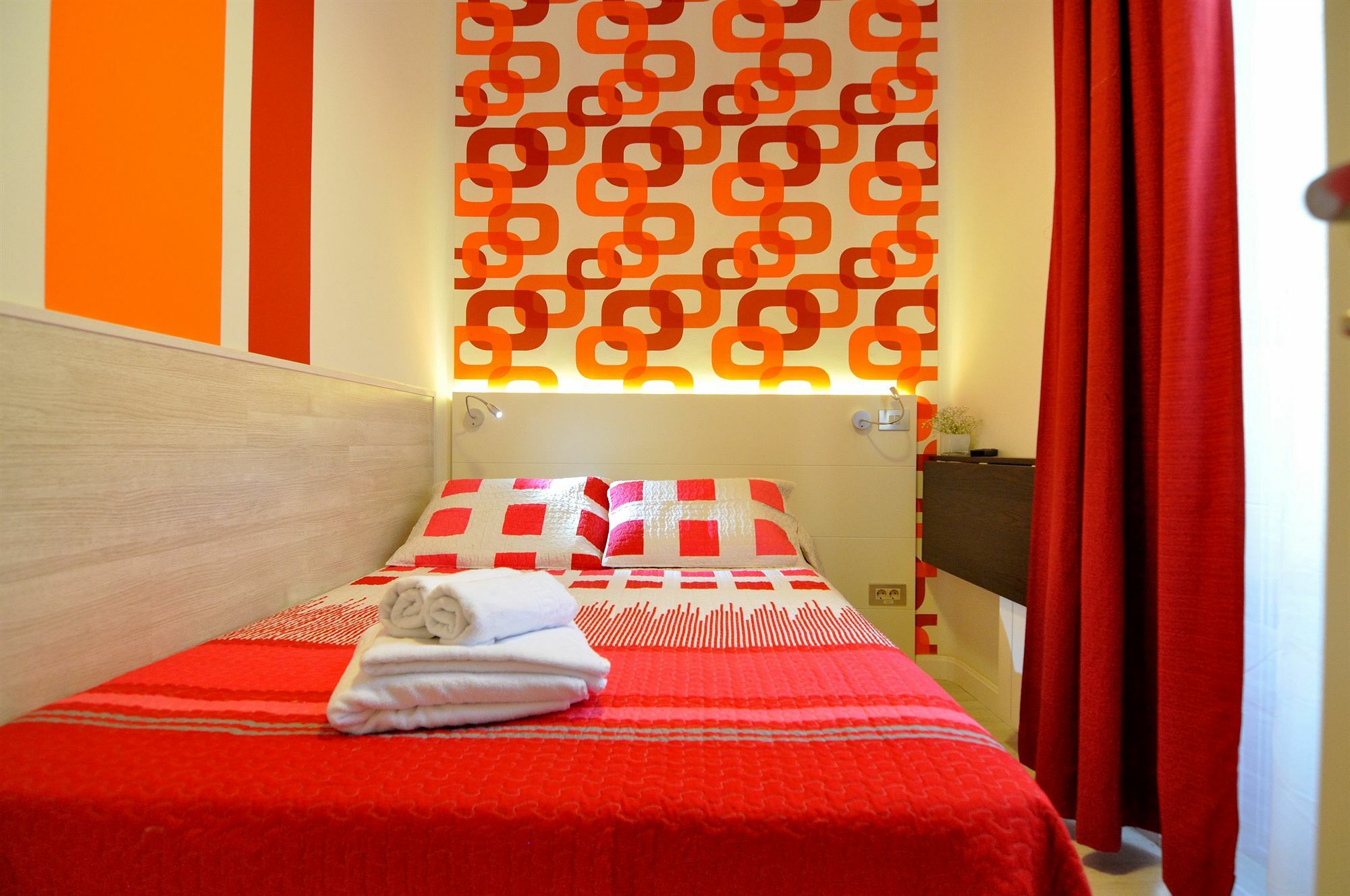 Far Home Plaza Mayor Madrid Exteriér fotografie